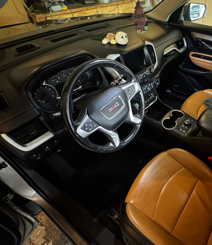yeg detailing, car detailing, car wash, car wash in edmonton, auto wash, pet hair removal, odor removal, shine car, car wash